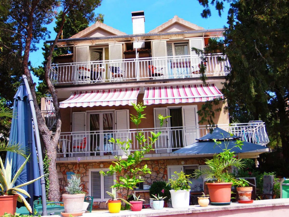 Adrienn Apartments Stari Grad  Exterior foto